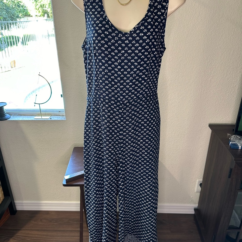 MAX STUDIO Jumpsuit Navy blue & tiny white flowers. Sleeveless, V neck with belt